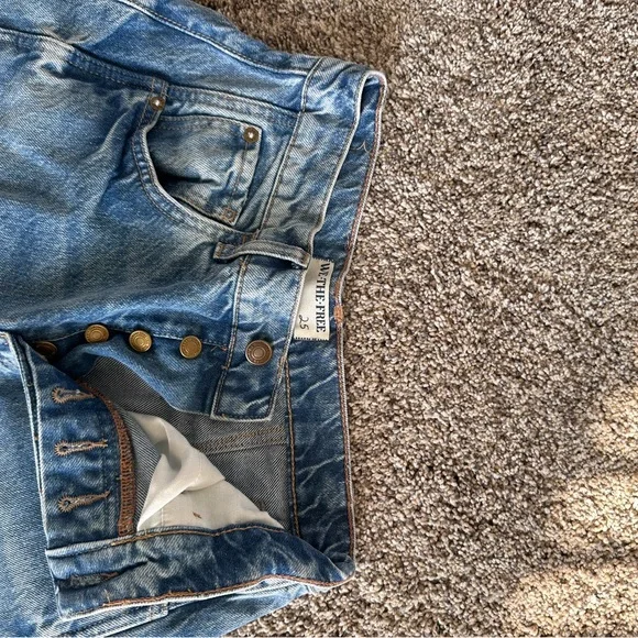 Relaxed Tapered Blue Denim Jeans - Picture 3 of 4